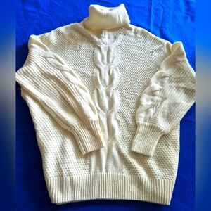 Woman's Ivory Color Turtleneck knit sweater Size S